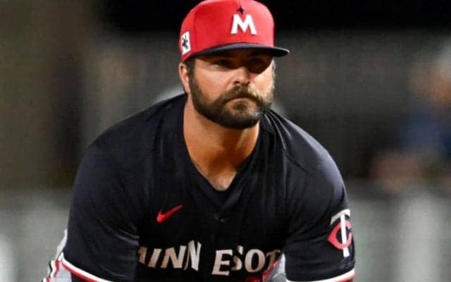 「どこで使うの？」フォードに続き、元中日助っ人も獲得報道…DeNAの異例なW獲りに衝撃　“重複不可避”の起用法はどうなる？