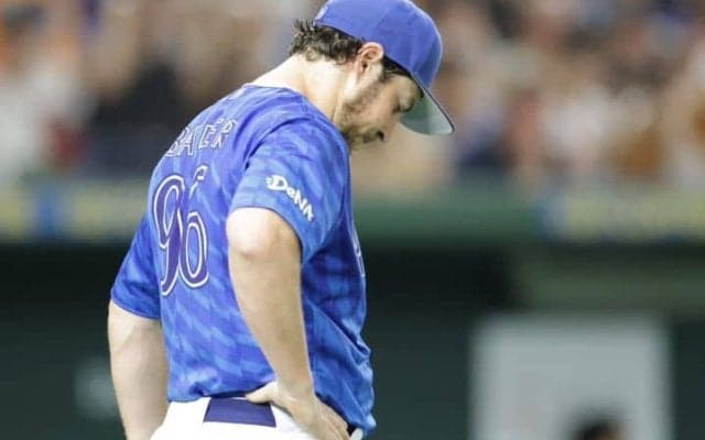 どん底に落ちたバウアーをどう立て直す？ DeNA首脳陣に訊いた“プライド消えぬCY賞投手の再起計画”「結構難しいところはある」