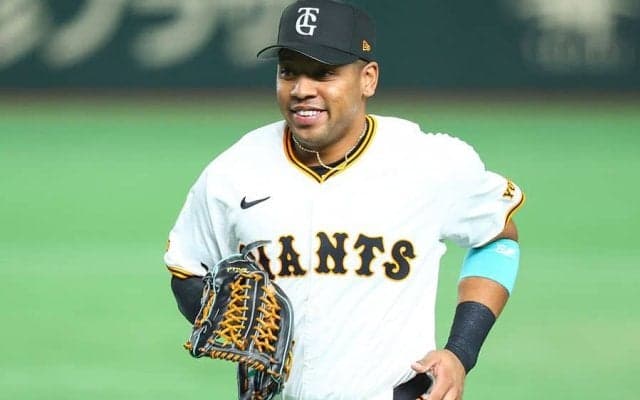 巨人・オコエに「マジで興奮」　“前進”守備からフェンス際へ激走…ファン心酔「神プレー」