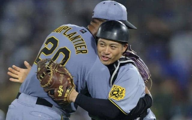 藤川阪神、最強「投手王国」が話題、圧巻の1.92　陰で支える＂扇の要＂にも注目　「これだけ組んだ投手に絶賛されるキャッチャー、おらんやろ」