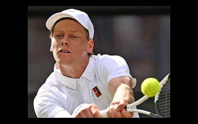  世界1位シナー 2年ぶり2度目の4強 