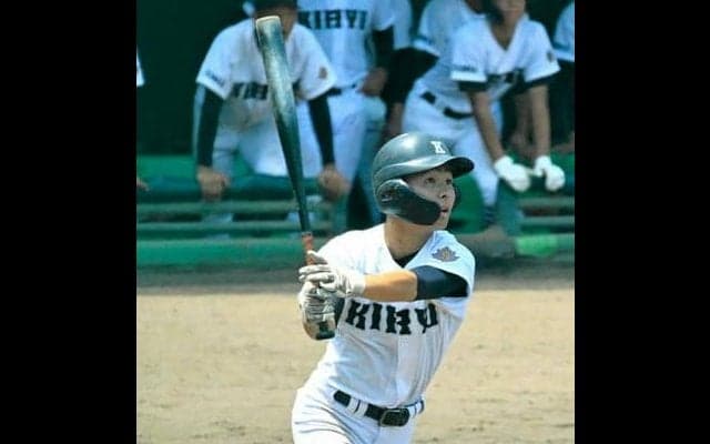 九回2死、努力実った1打席　桐生・小林柚月主将が代打で三塁打