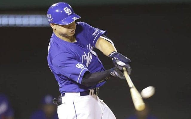 ライデルぼう然…中日4番が衝撃の“片手弾”　竜党狂喜乱舞「涙が止まりません」