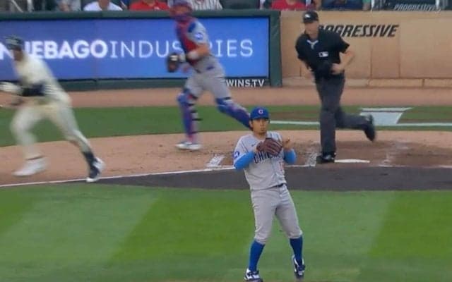 一体、何が起きた！？ 今永昇太に“ハプニング発生”「表情w」「なぜか面白い」 相手打者のバット破壊→予想外のリアクション