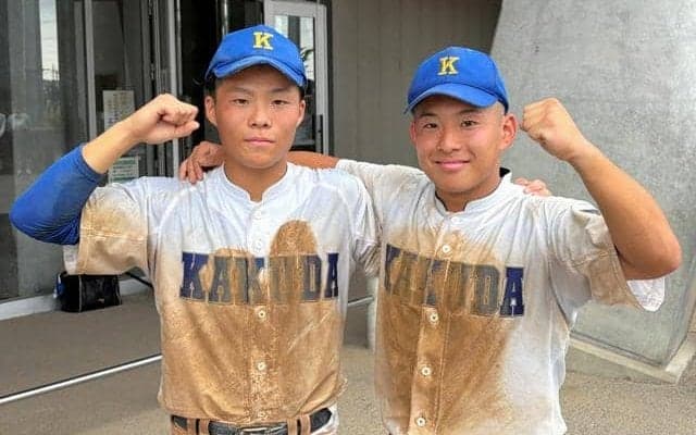 双子の兄が安打で出塁、弟が生還させる　角田の亀谷兄弟が躍動