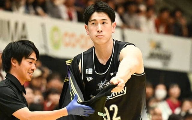 SR渋谷を退団した村越圭佑が茨城の練習生に「また一から積み重ねていきたい」