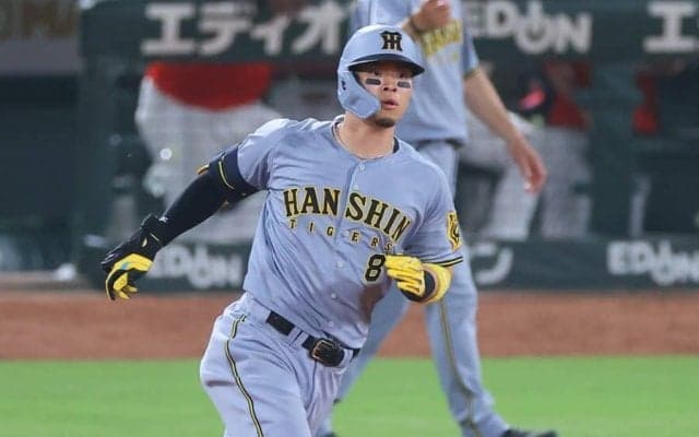 佐藤輝明の“意味不明打”にX困惑「人間じゃない」　本塁打よりも注目「訳分からない」