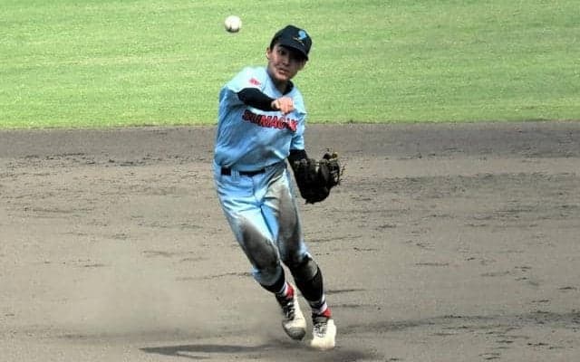 「捕れたはずの一球」は数センチ先　須磨学園・大本主将が磨いた守備