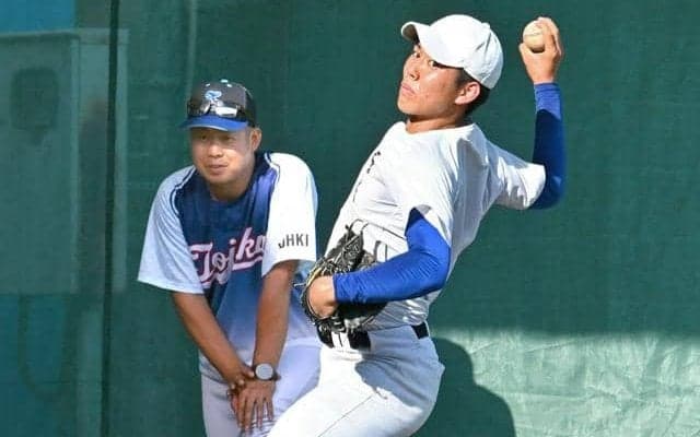 元プロ監督の指導で急成長　「防御率0.00」続ける杜若・長塚投手