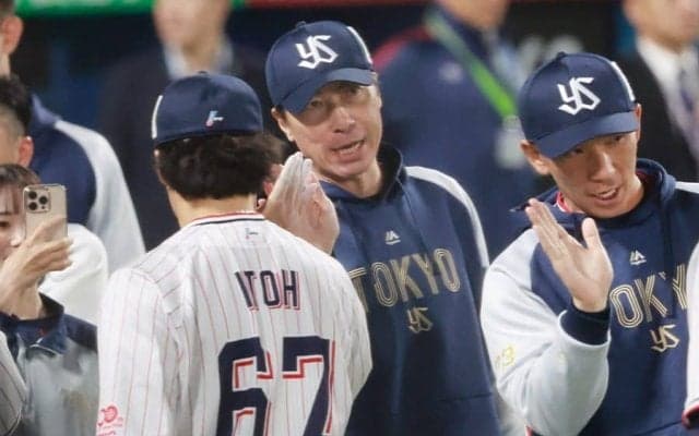 神宮球場に突然の“大物”「まじか」　引退しても変わらぬ姿「イケメンすぎるだろ」