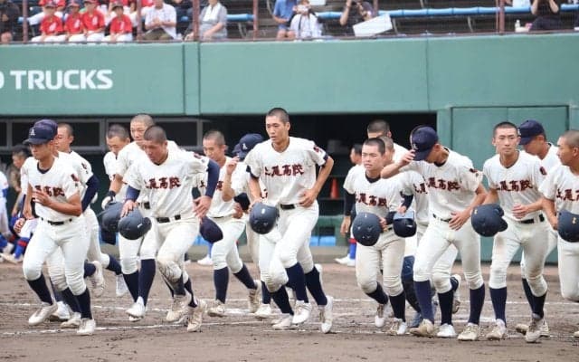伝統校・上尾が二桁安打コールド発進！2度のスクイズで「地道に点を取りにいく」野球を体現！【埼玉】