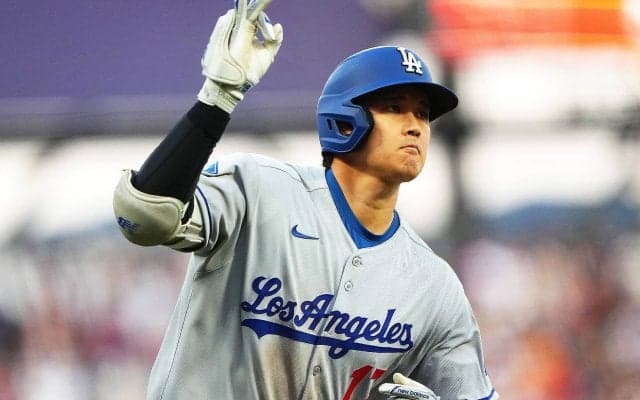 大谷翔平、日本人初の“スプラッシュヒット”32号特大弾！リアル二刀流前日は4打数1本塁打　ド軍は泥沼7連敗…