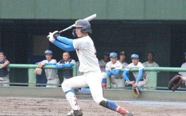 優勝候補・花咲徳栄が初回9点で5回コールドで好発進！プロ注目の好打者も活躍【埼玉】
