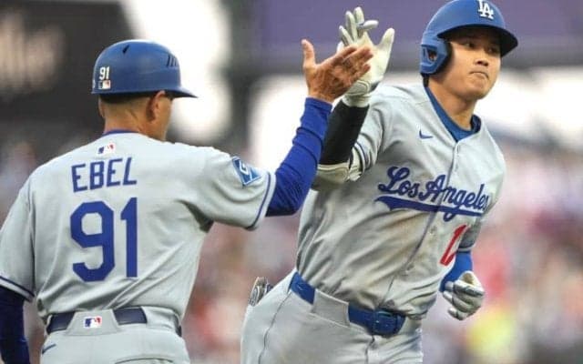 「今年は60－60の男か？」大谷翔平がまるで“映画の主役”　MLB公式の投稿に「ボールに手を振って別れを告げた」