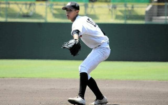 ふわりとしたカーブと直球が要所に決まる　好投した米子工・石金投手