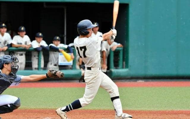 代打で「つなぐ」と適時打　横浜栄の渡辺選手「もっと試合を…」