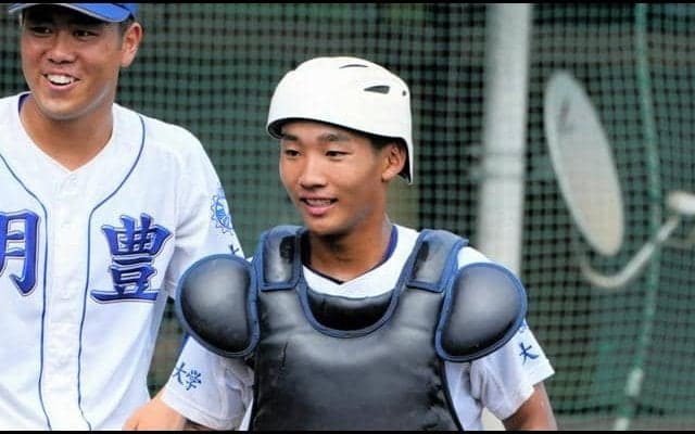 「肩があって元気があって」　5連覇ねらう明豊の1年生捕手が存在感