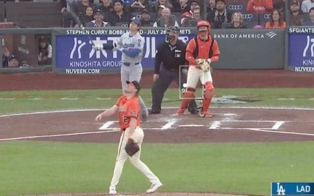 ウソでしょ…？ 大谷翔平、爆速場外弾で“異変”「ドン引き」 被弾した相手投手のリアクションが話題に「無慈悲すぎる」