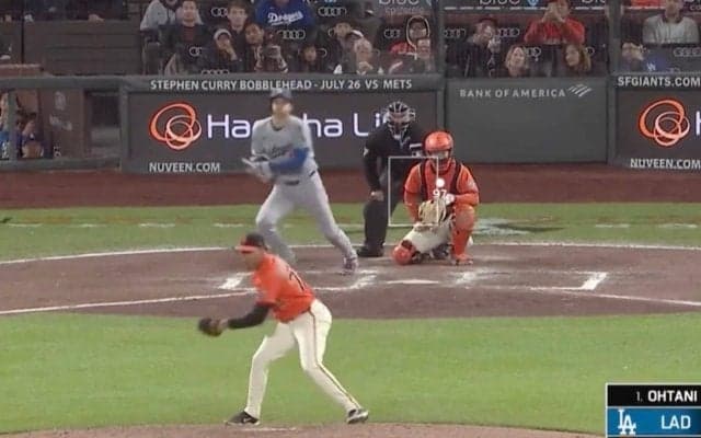 球場騒然！ 大谷翔平、バット破壊で“想定外のハプニング”「怖すぎ」 投手の足元を打球が“爆速通過”「捕れる選手いない」