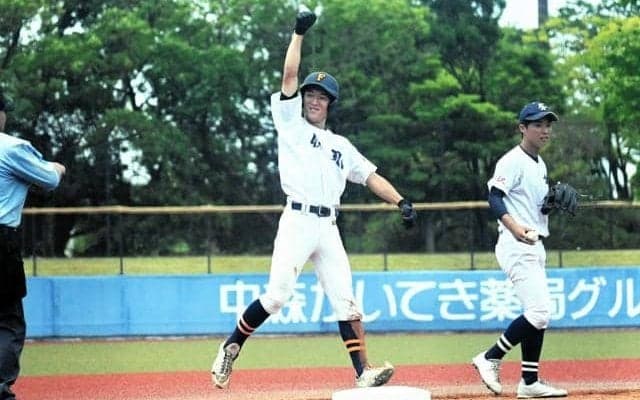 志願の出場で光放つ、九回に一矢報いる三塁打　金沢伏見の吉田光汰
