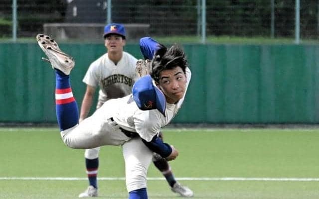 帽子が落ちるのは「良い球が投げられたとき」　北九州市立・荒木投手