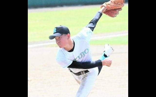 鶴のように華麗な投法　米沢鶴城の小柳投手　夏の初得点にも貢献