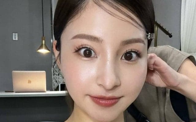 ｢可愛いと美が爆発｣日本代表MF・堂安律の美人妻、美ワキ全開ツヤツヤ映像が尊い！｢360度どこからみてもお美しい｣