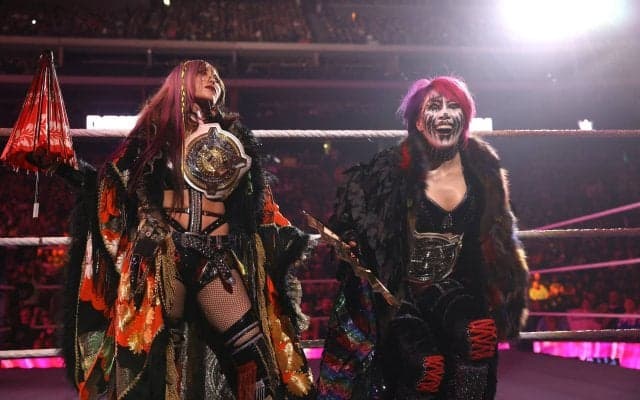 「様子のおかしい美女たちw」人気日本人女子タッグ、“漫才風”意気込み動画にファンツッコミ「本当に可愛い二人」