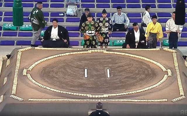 「VRみたい」「こんなの名古屋じゃ…」大相撲の新会場、取組前の圧巻光景にファン驚きと興奮「綺麗すぎて怖い」「マジ広い」