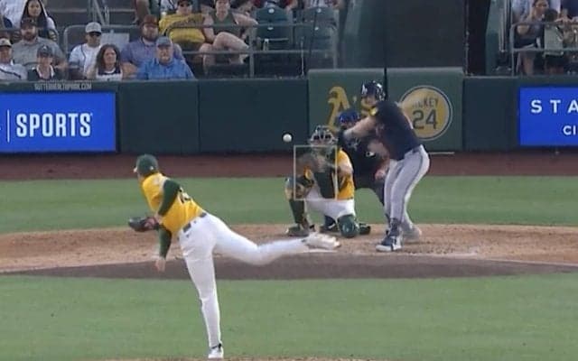 スピードガンぶっ壊れた？ “死神”がMLB最速167.5キロの剛速球「えげつない」 相手打者の目の前を“爆速通過”「怖すぎる…」