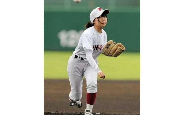 中学では投手、3年ぶりの投球は始球式　米子西マネ・石田麻央さん