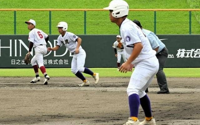 先取点につながる安打　「ずっと一緒だった」敬徳の双子・小瀬良兄弟