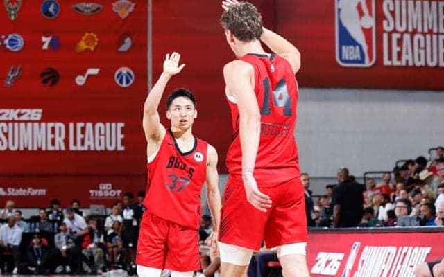 河村勇輝がブルズの同僚に日本のお菓子を振る舞う…大本命「きのこの山」の評価は？