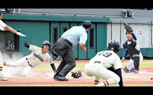前日にも守備練習した上水、息の合った連係プレーで何度もアウトに