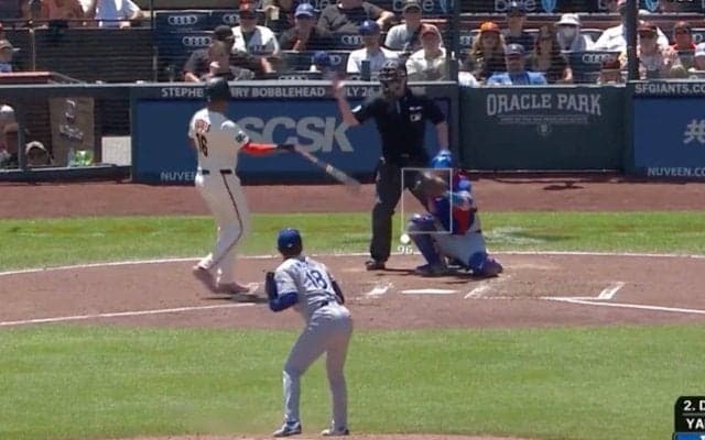 打者が飛んだ！ 山本由伸のストレートで“異変”…まさかの光景「どうした」「大丈夫かよ」 見送りリアクションが話題に