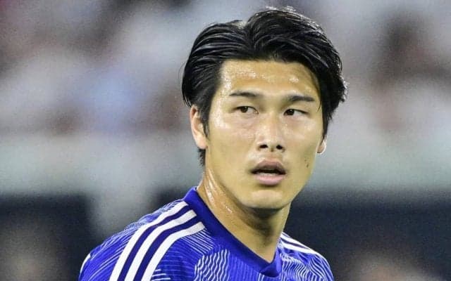 ｢移籍初ゴール｣｢キャンドゥみたい｣チェコ移籍DF橋岡大樹の“超満員”新天地デビュー戦での左足ボレー弾が話題！｢背番号8とかどうしたんw｣の声