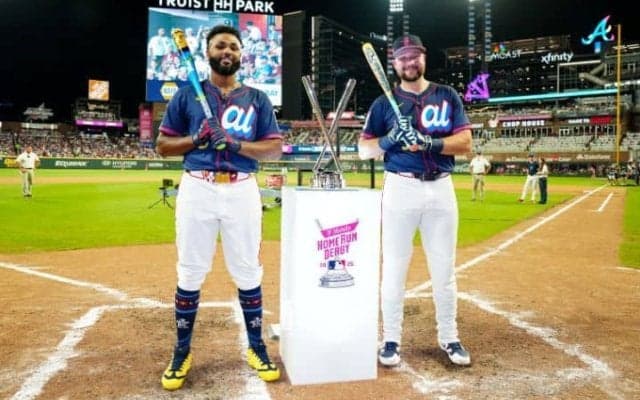 ホームランダービー決勝でまさかの“ホームランキャッチ”　優勝カル・ローリーのマリナーズはXで「team player」と愛のイジり