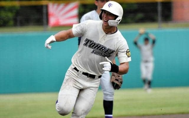 1番打者、持ち味のパワー生かして本塁打放つ　藤嶺藤沢の五島湊選手