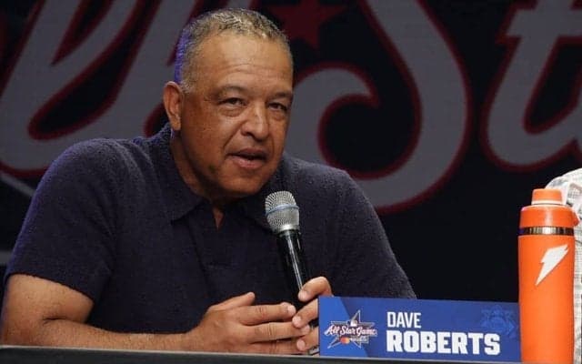 ド軍指揮官に発覚したまさかの“ミス”　ノリノリのはずが…ツッコミ殺到「色々オカシイ」