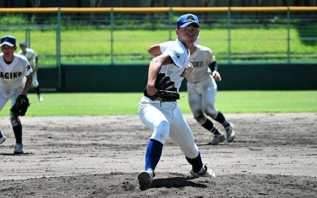 報徳学園に強気の内角攻め　科学技術の左腕・鎰谷、途中降板も笑顔