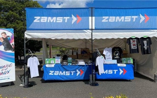ザムストが中国インターハイ・バスケ会場に特設ブースを出店…富樫勇樹ら契約選手のバナー掲出も