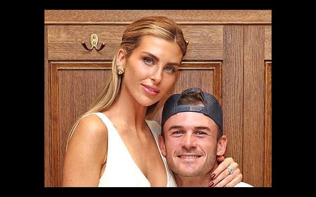  世界16位が婚約を発表 