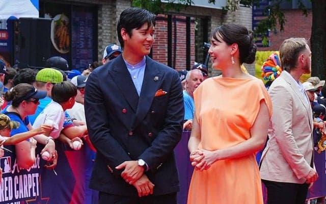 大谷翔平のセンスは「彼女のおかげ」　米司会者がツッコミ…真美子夫人の「懸命な判断」