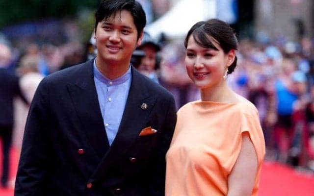 「なんて上品なカップルでしょう」大谷翔平&真美子夫人の姿に“熱い視線”　「デコイはどこ？」デコピンと長女の姿はなし