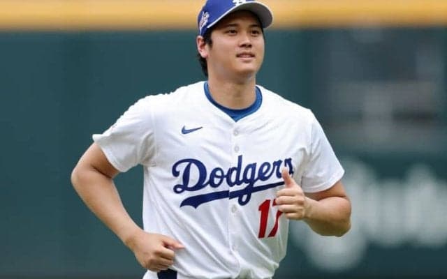 大谷翔平の“おちゃめ”なポーズに「これはとても貴重だ」「キュートなショウヘイ」フリーマンと互いにカメラで撮影