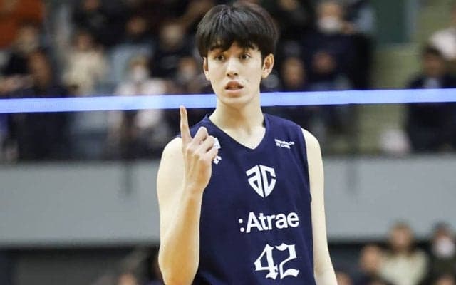 東海大退学の渡邉伶音がA千葉と契約「責任と覚悟を持って決断」日本代表にも名を連ねる有望株