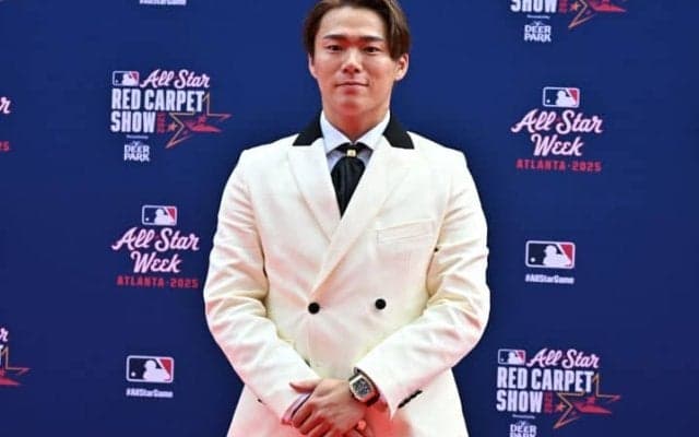 「たまたま時計のことで話しかけてくれて…」悪童マチャドも山本由伸の“高級時計”に興味津々？　「間違いなく、目につくよね」「ドジャースのエースにふさわしいアイテム」