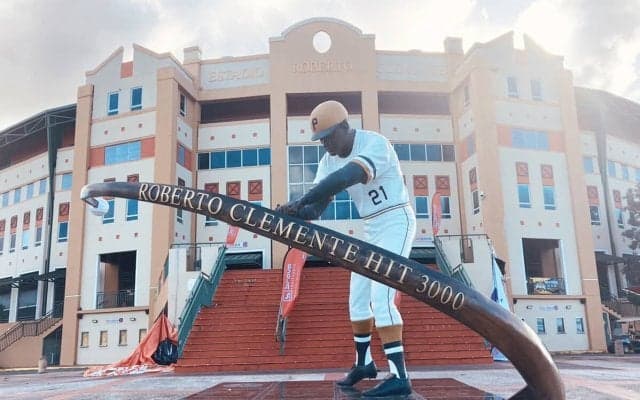 藤浪晋太郎がロベルト・クレメンテの生まれ故郷で語った「日米チャリティ文化の違いと可能性」