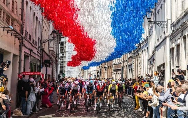 史上最速の3週間になる可能性も？高速化と共に高まる落車の危険性｜ツール・ド・フランス2025