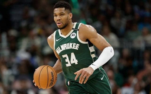 バックスGMが今夏の補強を語る「全盛時のヤニスを最大限に生かす、今と将来のための決断」